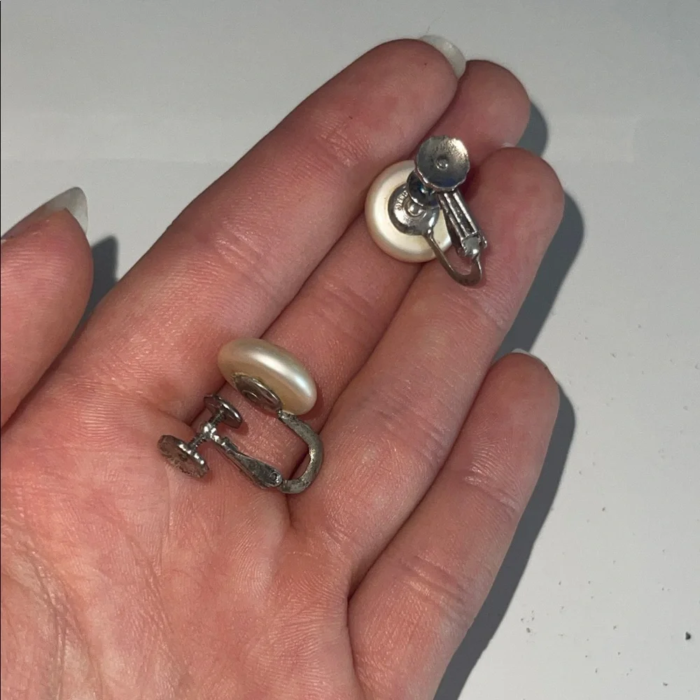 Vintage Sterling Elegant Pearl Clip-On Earrings - Picture 5 of 9